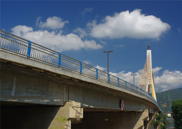 石河子304不锈钢桥梁护栏：安全、耐用与美观的完美结合
